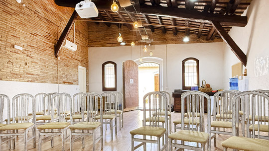 La sala room Masia Notari